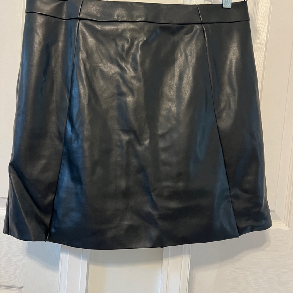 Banana Republic Black Faux Leather Mini Skirt – A-Line, Size 14